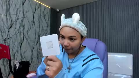 katteyes_ online show from March 23, 8:13 pm