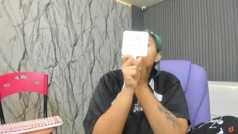 katteyes_ online show from April 2, 9:01 pm