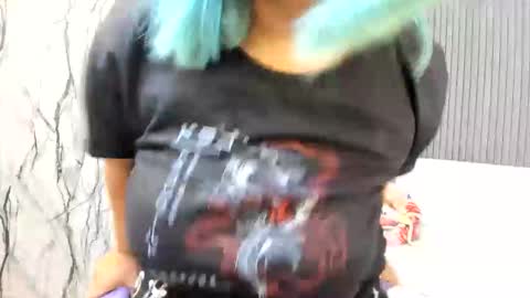 katteyes_ online show from April 15, 9:37 pm