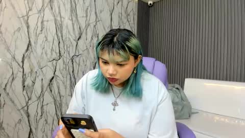 katteyes_ online show from April 16, 11:18 pm