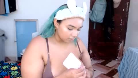 katteyes_ online show from May 20, 7:09 pm