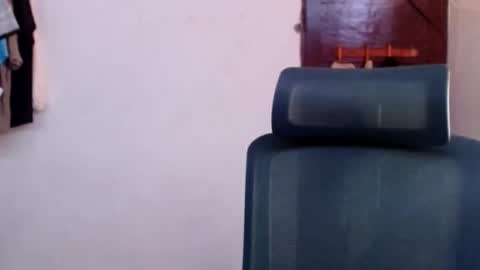 katteyes_ online show from June 1, 10:33 pm