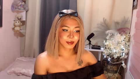 Snapshot of kattiecurrent chatting on November 18, 6:23 pm Saisy online show from November 18, 6:23 pm