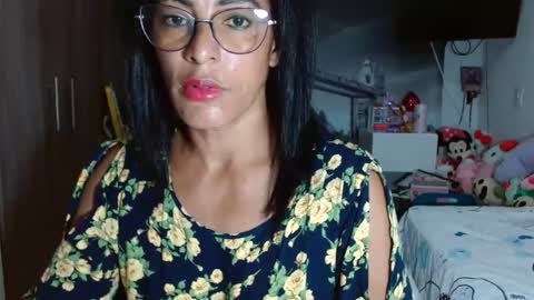 Snapshot of kattleyagray chatting on December 18, 1:05 am KattleyaGrey online show from December 18, 1:05 am