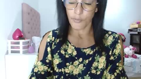 Snapshot of kattleyagray chatting on March 8, 11:07 pm KattleyaGrey online show from March 8, 11:07 pm