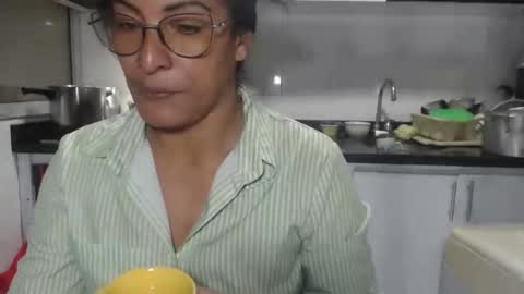 Snapshot of kattleyagray chatting on October 8, 12:03 pm KattleyaGrey online show from October 8, 12:03 pm