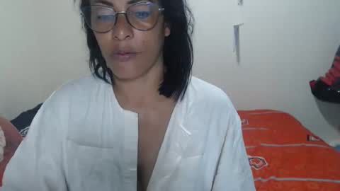 Snapshot of kattleyagray chatting on October 19, 1:23 pm KattleyaGrey online show from October 19, 1:23 pm