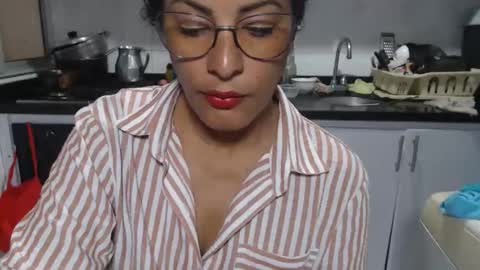 Snapshot of kattleyagray chatting on November 13, 8:08 pm KattleyaGrey online show from November 13, 8:08 pm