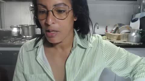 Snapshot of kattleyagray chatting on November 23, 12:05 pm KattleyaGrey online show from November 23, 12:05 pm