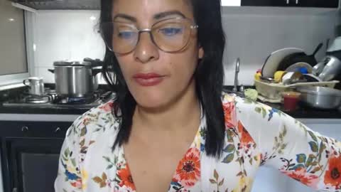 Snapshot of kattleyagray chatting on November 27, 10:01 pm KattleyaGrey online show from November 27, 10:01 pm