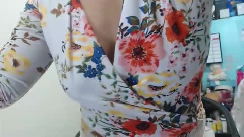 Snapshot of kattleyagray chatting on December 2, 10:38 pm KattleyaGrey online show from December 2, 10:38 pm