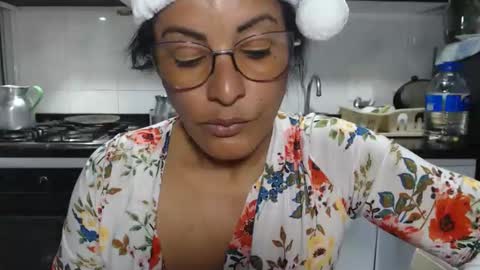 Snapshot of kattleyagray chatting on December 19, 8:16 pm KattleyaGrey online show from December 19, 8:16 pm