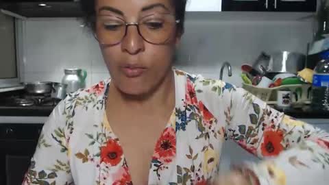 Snapshot of kattleyagray chatting on December 22, 10:07 pm KattleyaGrey online show from December 22, 10:07 pm