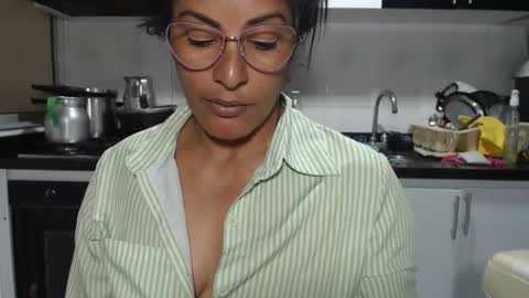 Snapshot of kattleyagray chatting on January 15, 8:12 pm KattleyaGrey online show from January 15, 8:12 pm