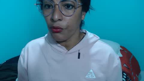 Snapshot of kattleyagray chatting on February 19, 7:21 pm KattleyaGrey online show from February 19, 7:21 pm