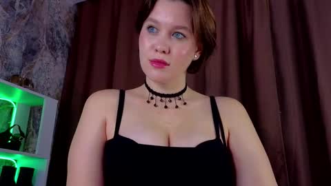 Snapshot of katttymoon_ chatting on September 11, 6:02 am Goddess Katy VACATION online show from September 11, 6:02 am