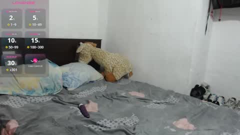 Snapshot of katty_skrim chatting on February 27, 2:21 am katty skrim online show from February 27, 2:21 am