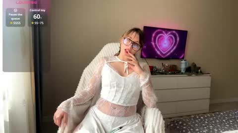 Olivia online show from April 2, 10:13 am