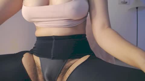  K a t  y  online show from April 18, 10:43 pm