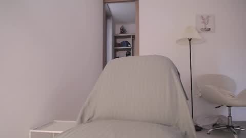 Snapshot of katy_18_pocahontas chatting on July 13, 1:03 pm K a t y online show from July 13, 1:03 pm