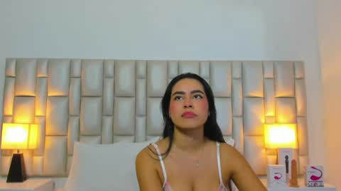 katy blonde girl and paola big boobs online show from July 15, 7:41 pm