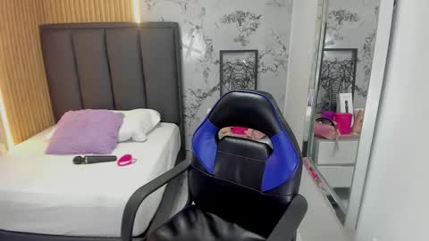 KATY  online show from February 18, 12:45 pm