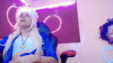 Snapshot of katy_cat__ chatting on February 15, 7:51 am katy_cat__ online show from February 15, 7:51 am