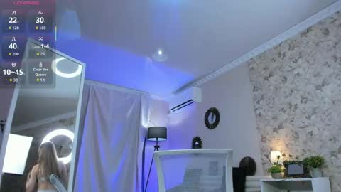 Kate online show from April 18, 9:24 am