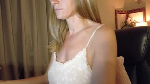 Katy online show from April 18, 1:42 am