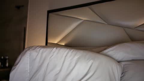 Emily online show from February 3, 9:53 pm