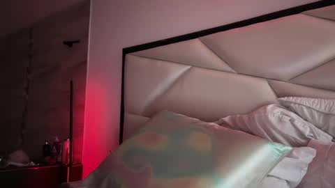 Emily online show from April 15, 8:20 pm