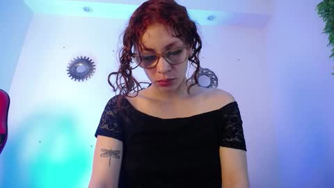 Snapshot of katy_van chatting on November 10, 8:41 pm Katy Van online show from November 10, 8:41 pm