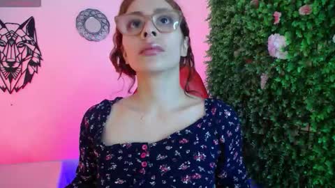 Snapshot of katy_van chatting on January 17, 8:34 pm Katy Van online show from January 17, 8:34 pm