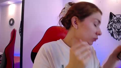 Snapshot of katy_van chatting on February 2, 9:13 pm Katy Van online show from February 2, 9:13 pm