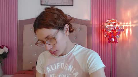 Snapshot of katy_van chatting on February 6, 8:56 pm Katy Van online show from February 6, 8:56 pm