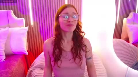 Snapshot of katy_van chatting on February 15, 9:00 pm Katy Van online show from February 15, 9:00 pm