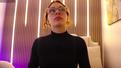 Snapshot of katy_van chatting on February 19, 8:38 pm Katy Van online show from February 19, 8:38 pm