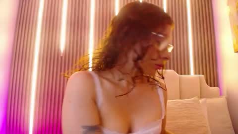 Snapshot of katy_van chatting on February 24, 9:02 pm Katy Van online show from February 24, 9:02 pm