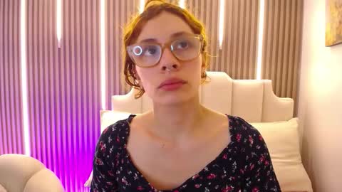 Snapshot of katy_van chatting on February 27, 8:53 pm Katy Van online show from February 27, 8:53 pm