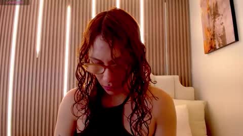 Snapshot of katy_van chatting on March 1, 8:22 pm Katy Van online show from March 1, 8:22 pm