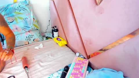 lilii-pety online show from January 4, 2:14 am