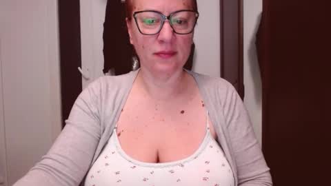 Katy online show from December 2, 3:01 am