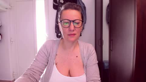 Katy online show from June 14, 5:42 am