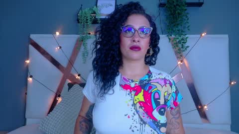 katyrataylor__ online show from April 2, 7:55 pm