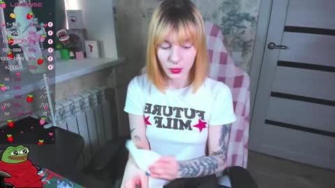 Snapshot of kawaii_power_uwu chatting on February 19, 10:34 am Kira-chan online show from February 19, 10:34 am