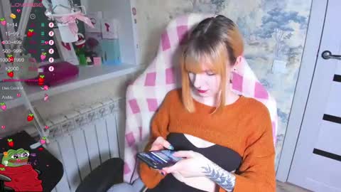 Snapshot of kawaii_power_uwu chatting on February 21, 1:33 pm Kira-chan online show from February 21, 1:33 pm