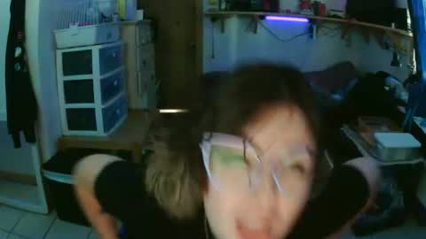 Snapshot of kawaiicvnt420 chatting on November 18, 3:16 pm kawaiicvnt420 online show from November 18, 3:16 pm