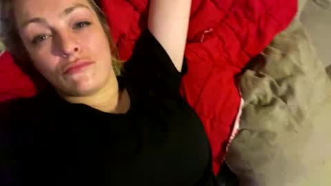 kay_la online show from April 8, 7:30 am