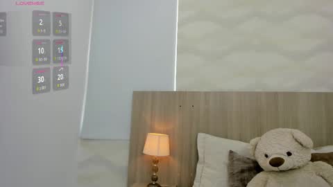   online show from October 19, 11:11 am