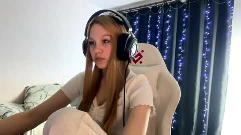 Amia online show from March 6, 5:20 pm